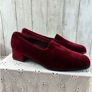 Vintage Vittorio Ricci Shoes Women 8.5M Block Heel Velvet Slip On 90s Fashion